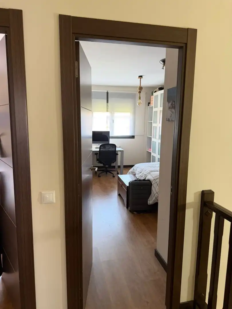 Schlafzimmer von Haus oder Chalet zum Verkauf in Meco mit Klimaanlage, Heizung und Terrasse