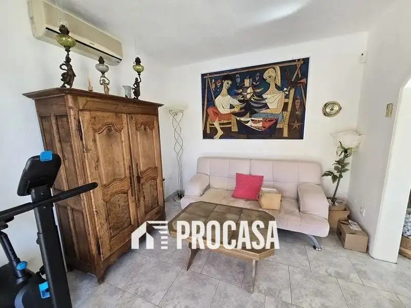 Villa con piscina in vendita a Pení, imagen 3