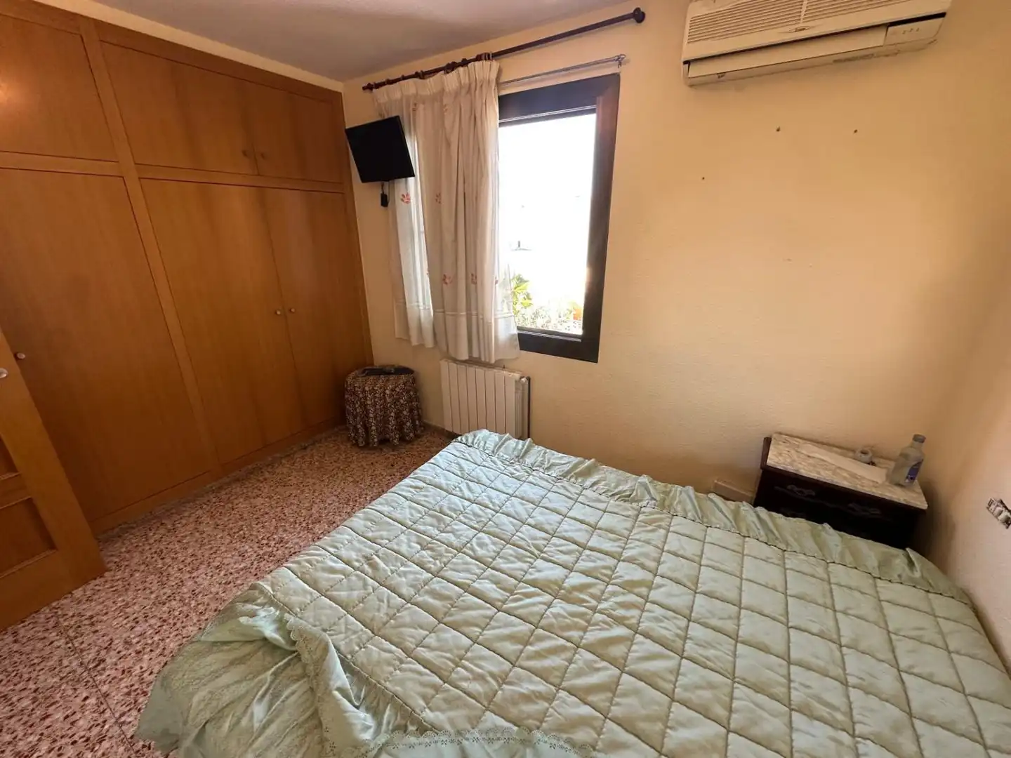 Schlafzimmer von Einfamilien-Reihenhaus zum Verkauf in Benicasim / Benicàssim mit Klimaanlage, Heizung und Terrasse