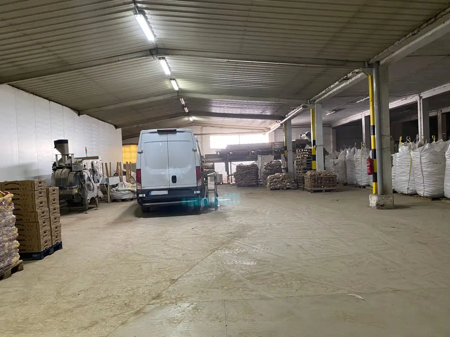 Aparcament de Nau industrial en venda en Torrelavega 