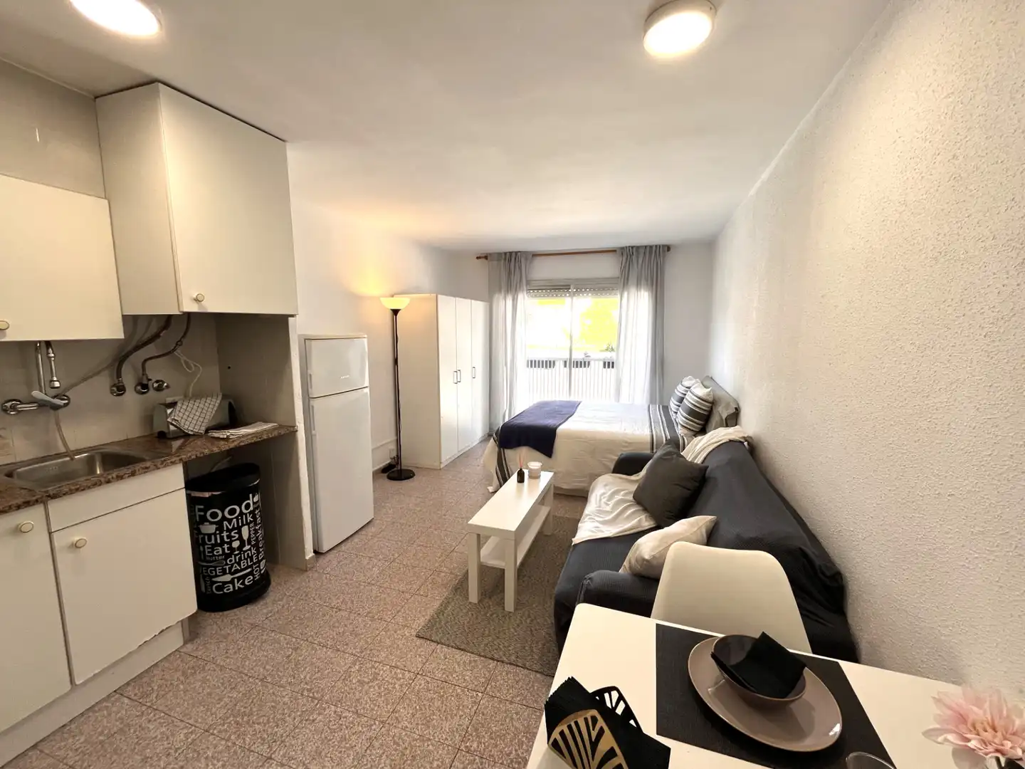 Habitación de Apartamento de alquiler en Sant Pol de Mar con Amueblado, Lavadora y Balcón