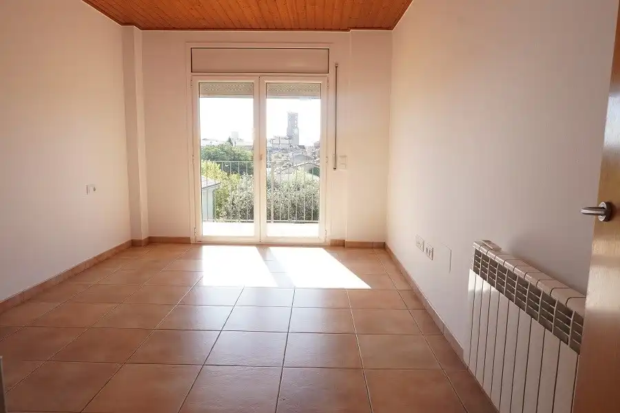 Sala d'estar de Casa adosada en venda en Montagut i Oix amb Aire condicionat, Calefacció i Terrassa