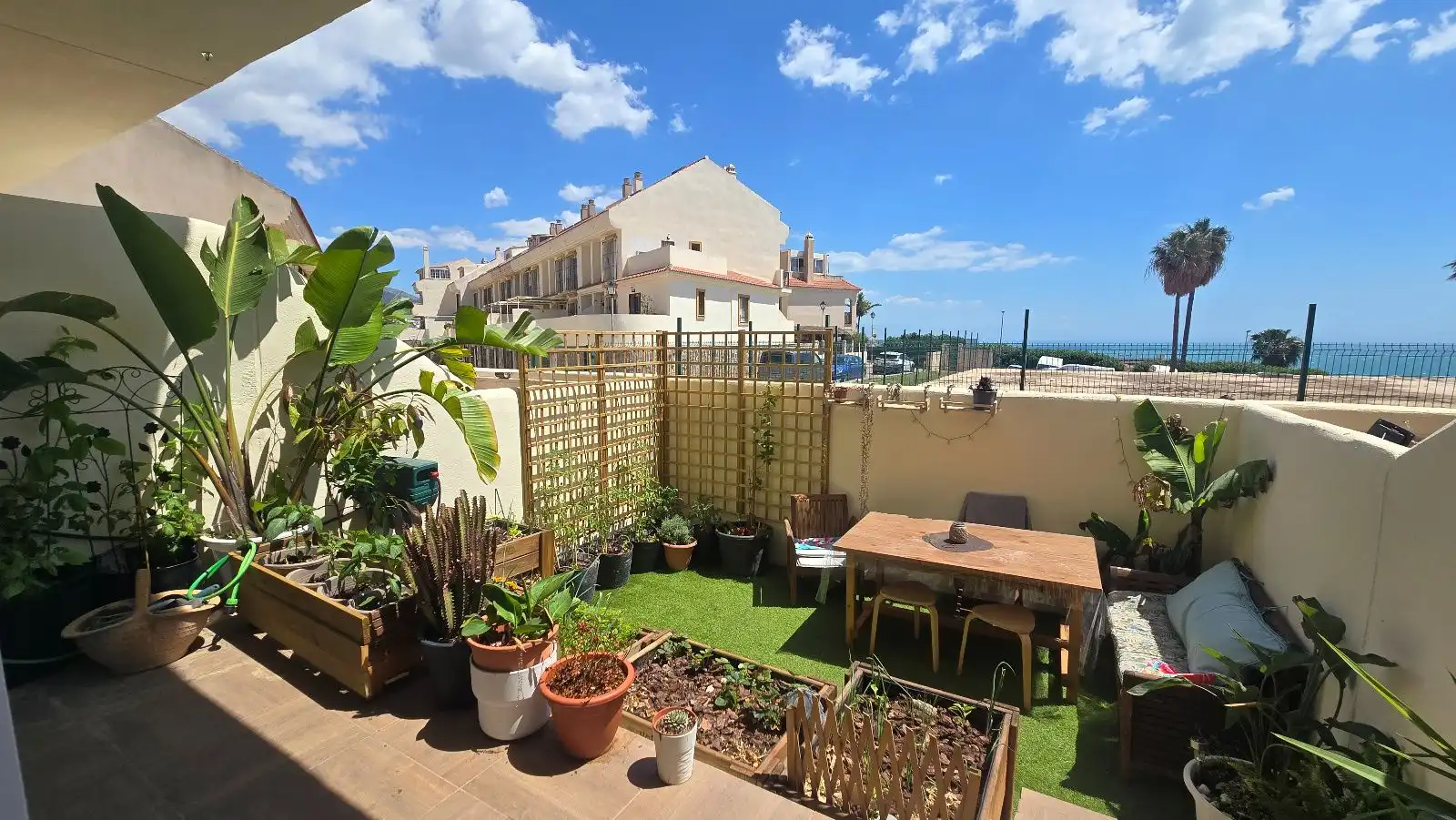 Terrassa de Casa adosada en venda en Benalmádena amb Piscina, Moblat i Piscina comunitària