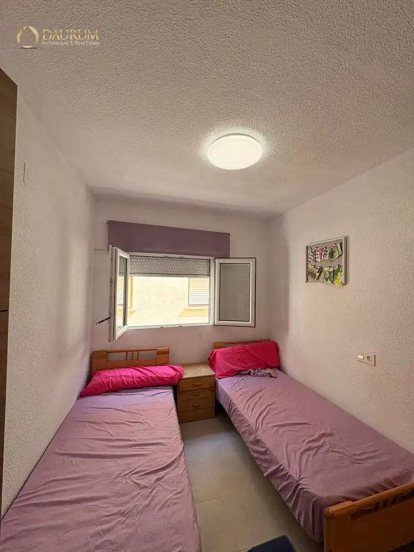 Habitación de Piso en venta en Tavernes de la Valldigna con Terraza y Amueblado