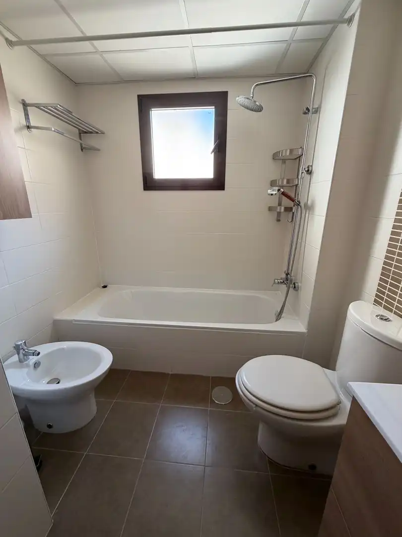 Badezimmer von Wohnung zum Verkauf in Málaga mit Klimaanlage, Heizung und Terrasse