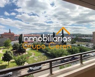 Vista exterior de Apartament de lloguer en Santo Domingo de la Calzada amb Terrassa i Piscina