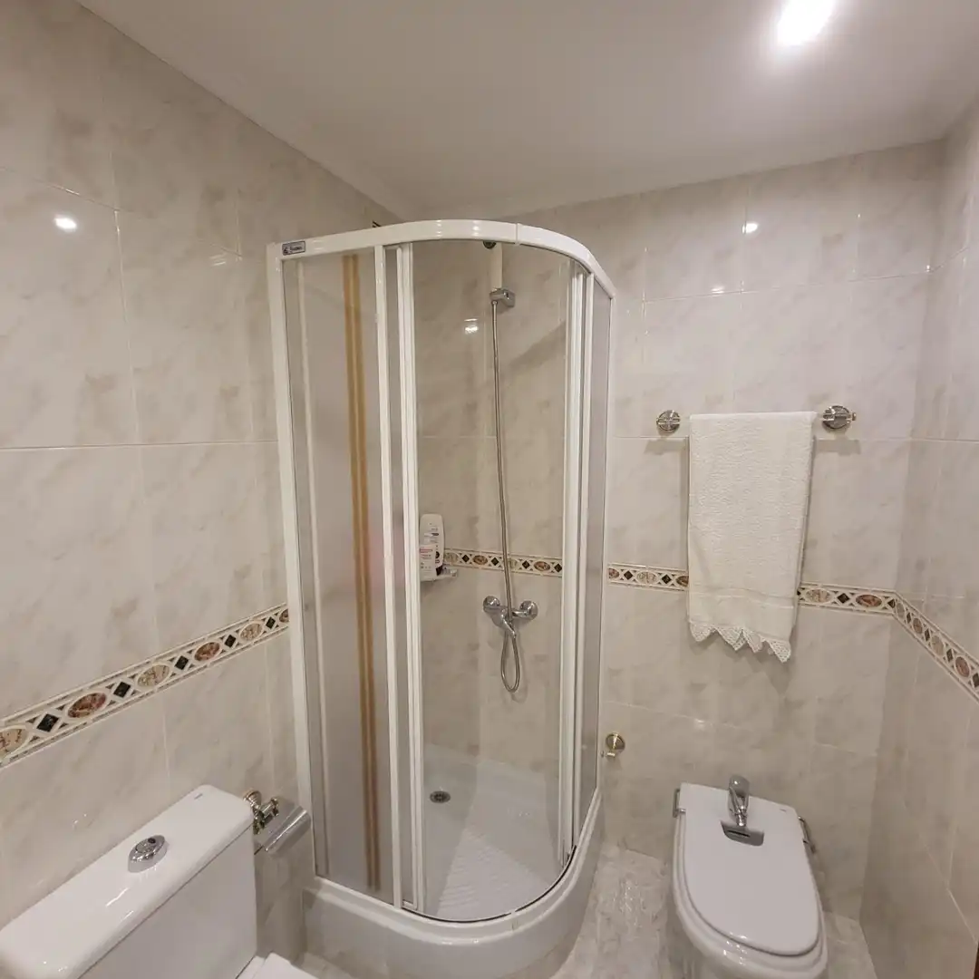 Bathroom of Flat for sale in Indautxu