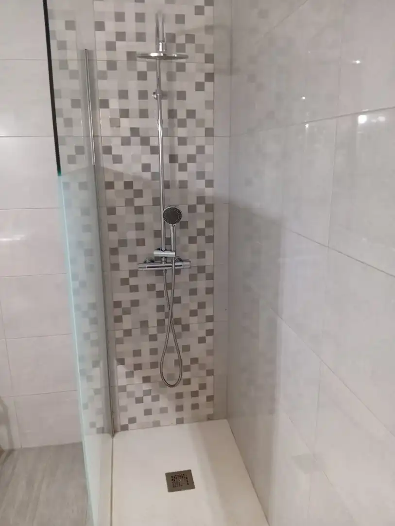 Baño de Oficina de alquiler en Málaga