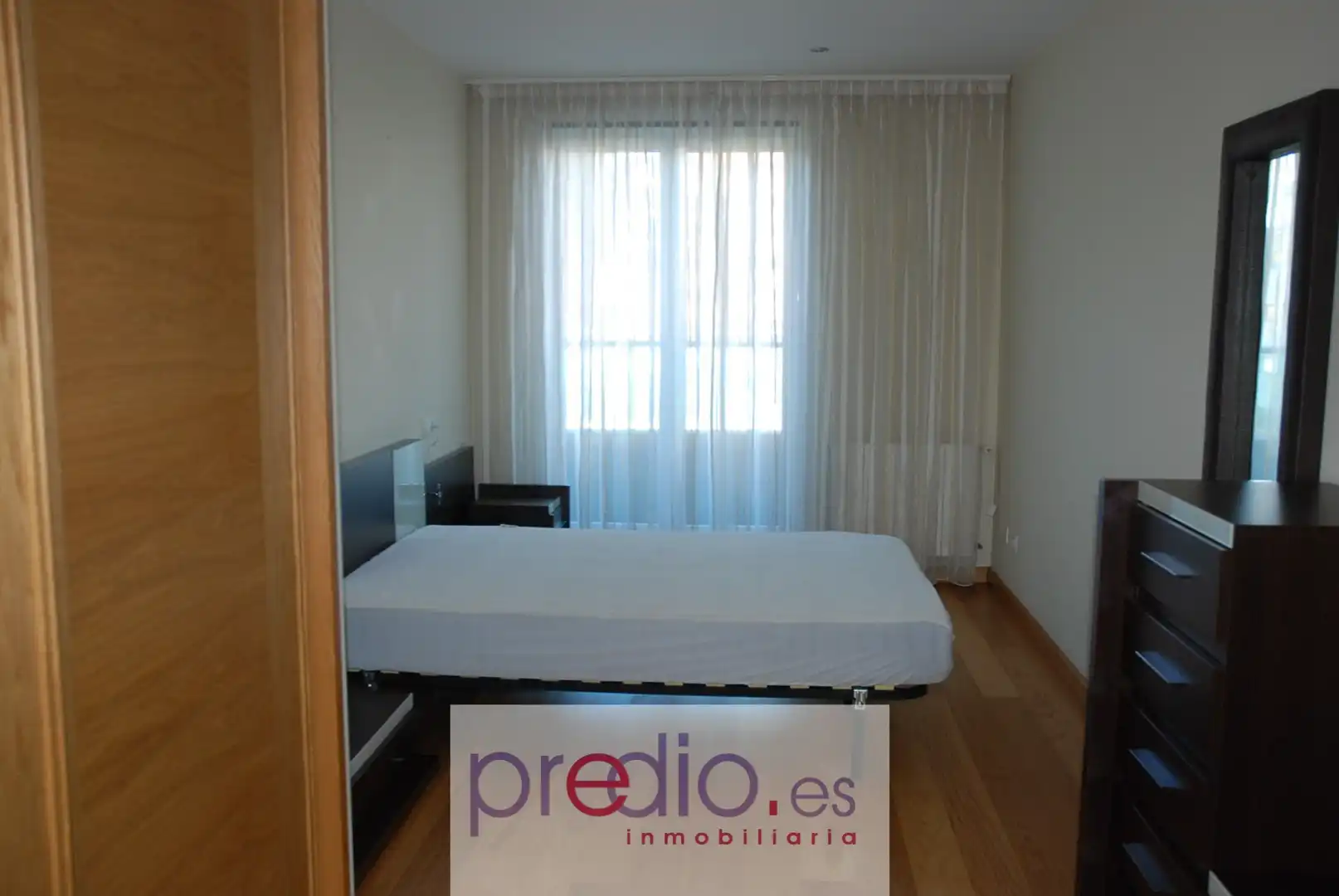 Dormitori de Apartament en venda en Lugo amb Calefacció, Parquet i Terrassa