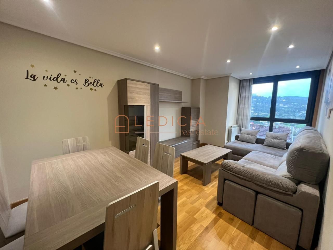 Living room of Flat to rent in Vigo   with Heating and Storage room