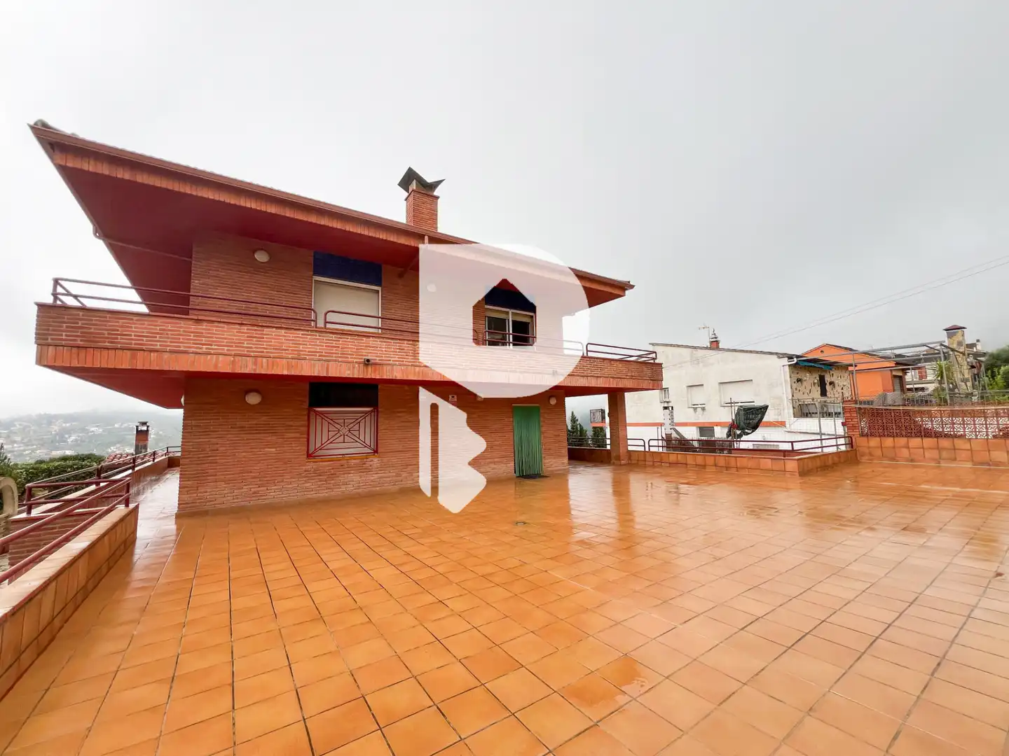 Vista exterior de Casa o xalet en venda en Vallirana amb Aire condicionat, Calefacció i Jardí privat
