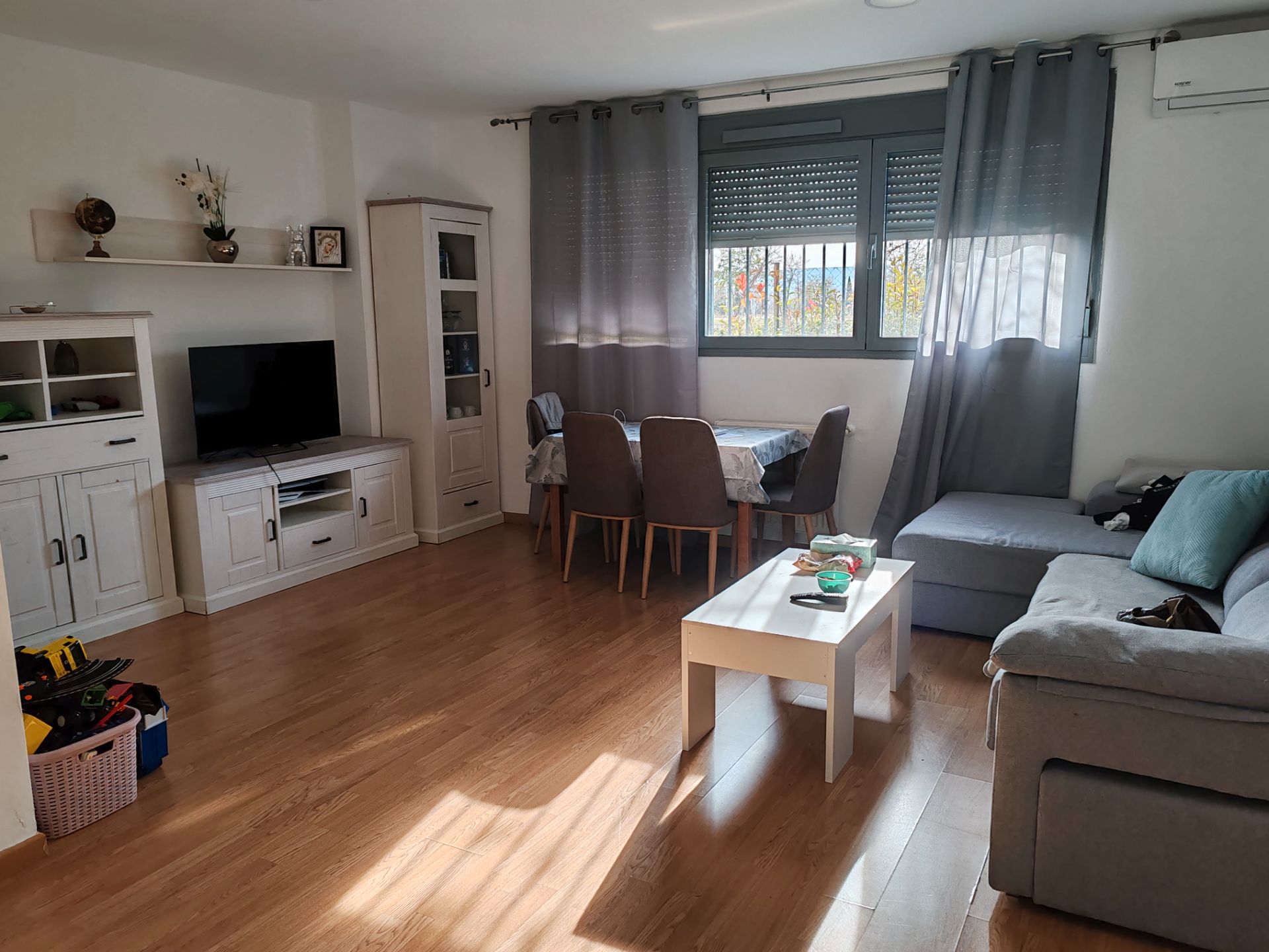 Sala d'estar de Pis en venda en Villalbilla amb Aire condicionat, Calefacció i Jardí privat