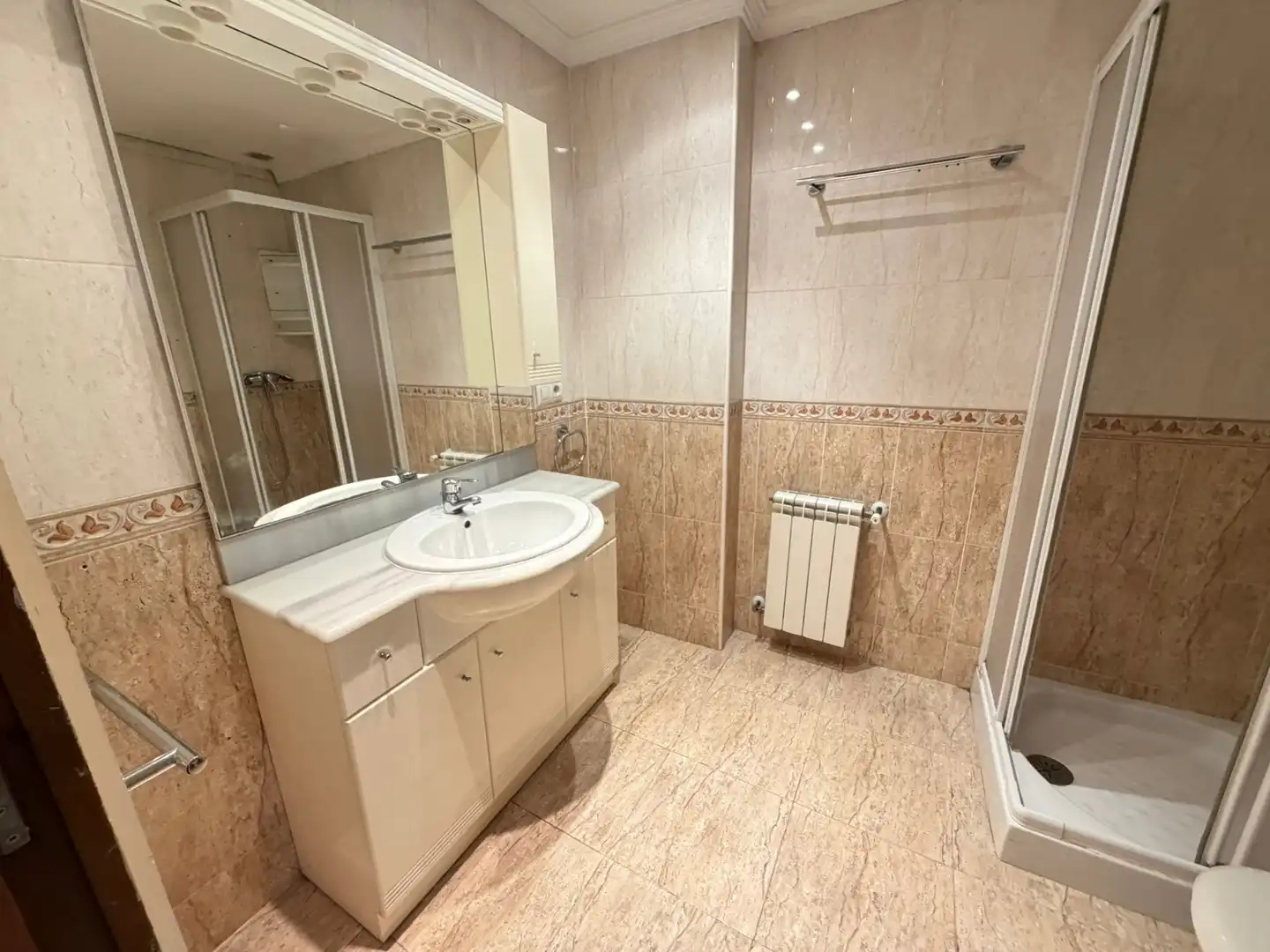 Flat for rent in Gran Passeig de Ronda, Instituts - Universitat