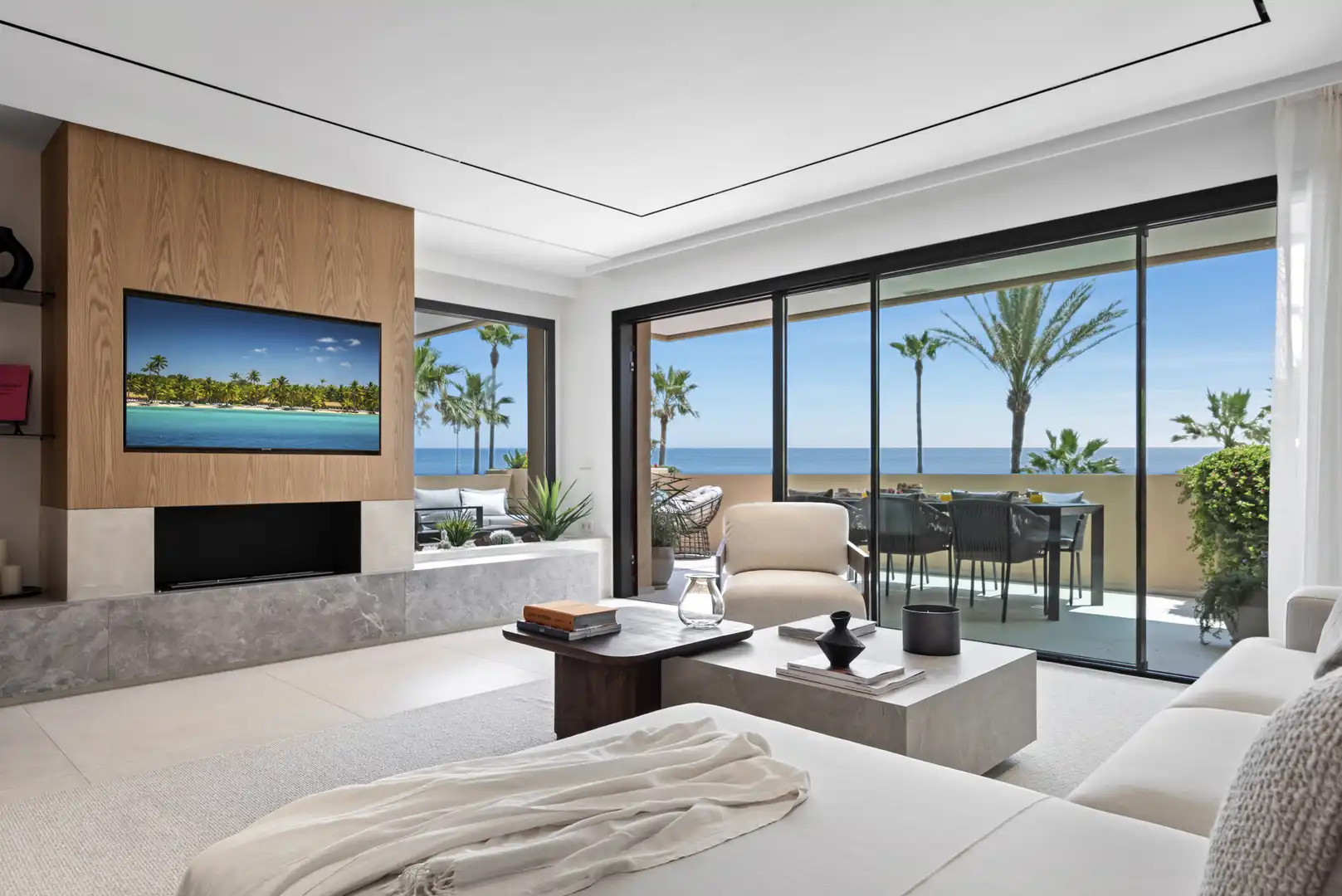 Sala d'estar de Planta baixa en venda en Estepona amb Aire condicionat, Calefacció i Jardí privat