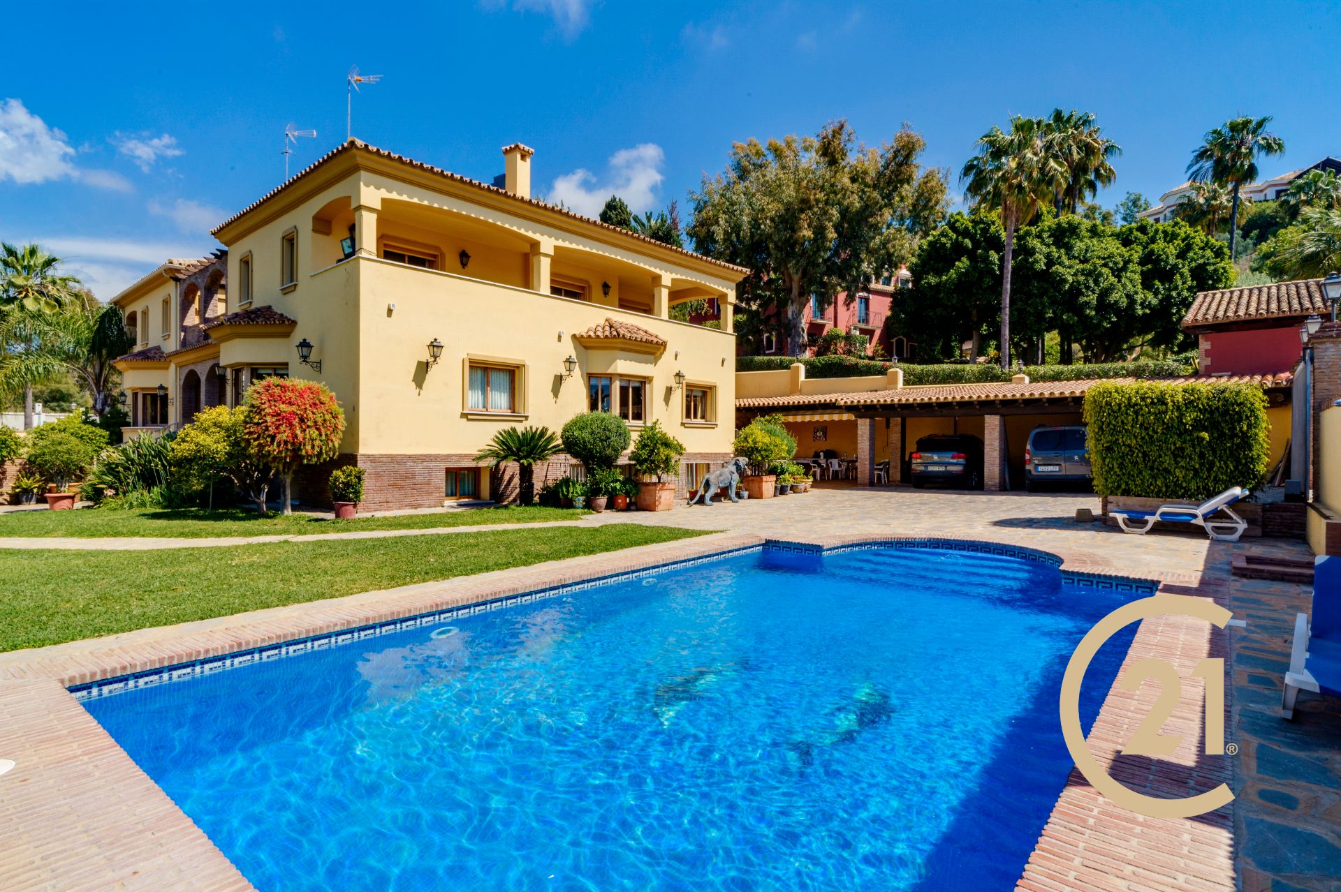 Exterior view of Single-family semi-detached for sale in Benahavís  with Air Conditioner, Private garden and Terrace