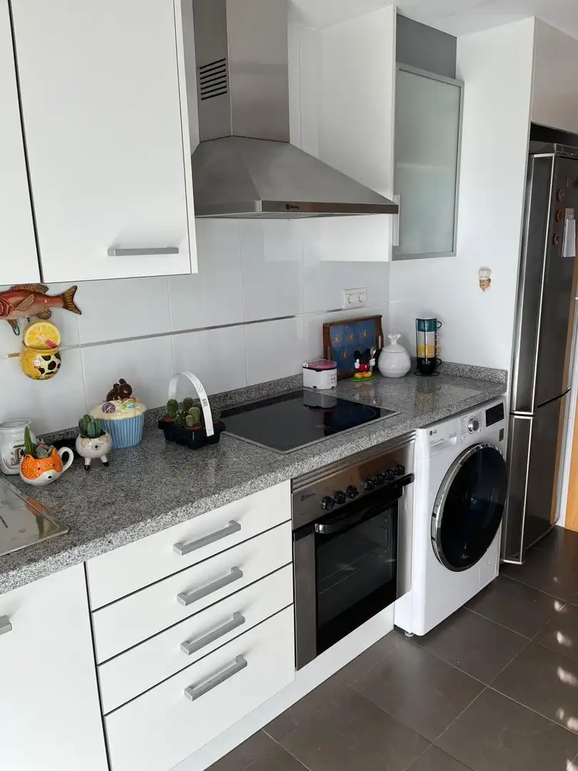 Cocina de Apartamento en venta en Benidorm con Jardín privado, Terraza y Trastero