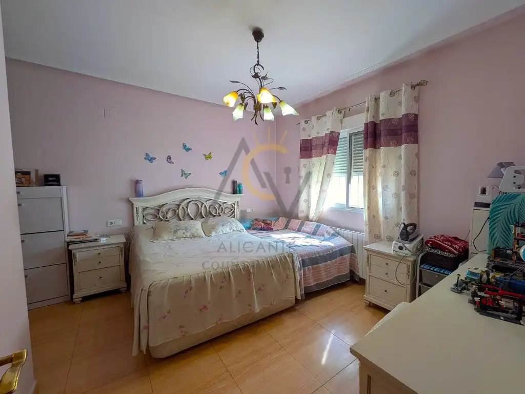 Casa amb jardí en venda a Avenida Castilla De, imagen 12