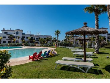Pis amb piscina en venda a Urbanizacion Mirador de Estepona Hills 1