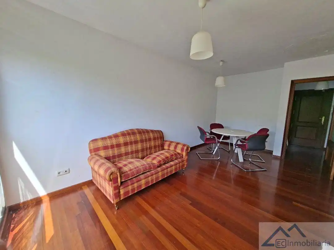 Sala d'estar de Pis en venda en Ramales de la Victoria amb Calefacció, Parquet i Traster