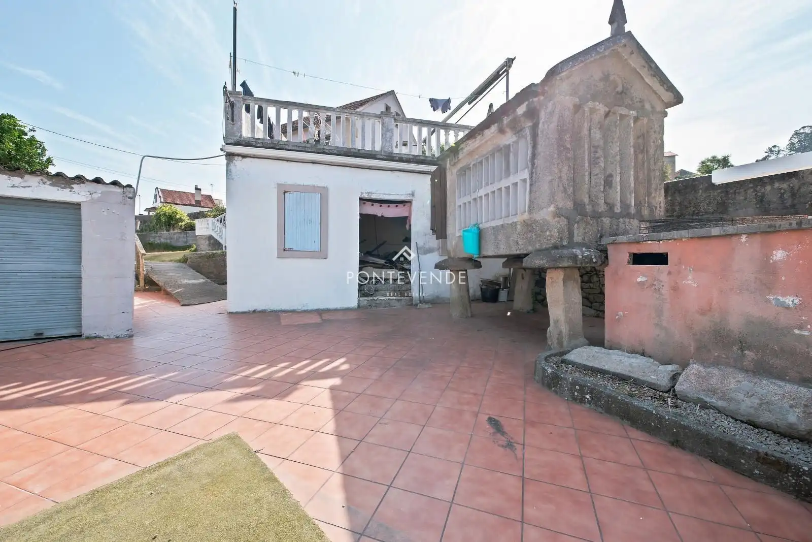 Vista exterior de Casa o xalet en venda en Marín amb Forn