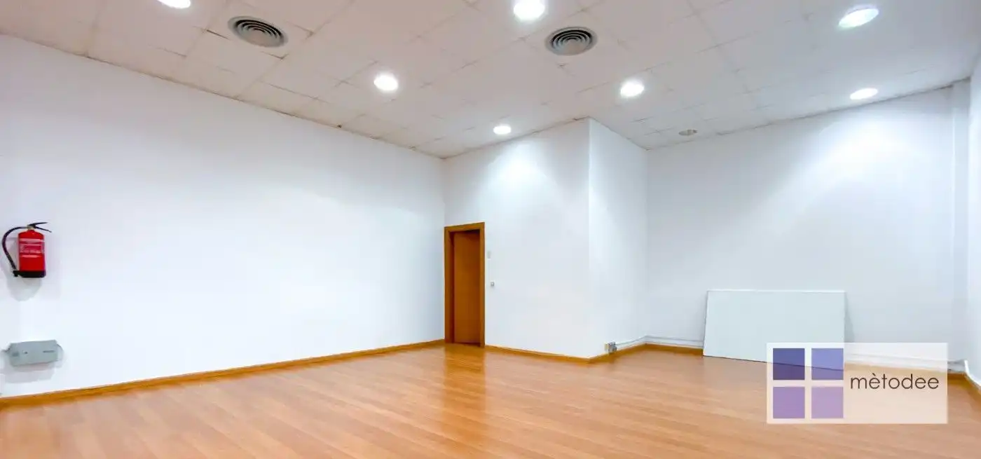 Office space with lift to rent in Carrer de la Bobinadora, imagen 7