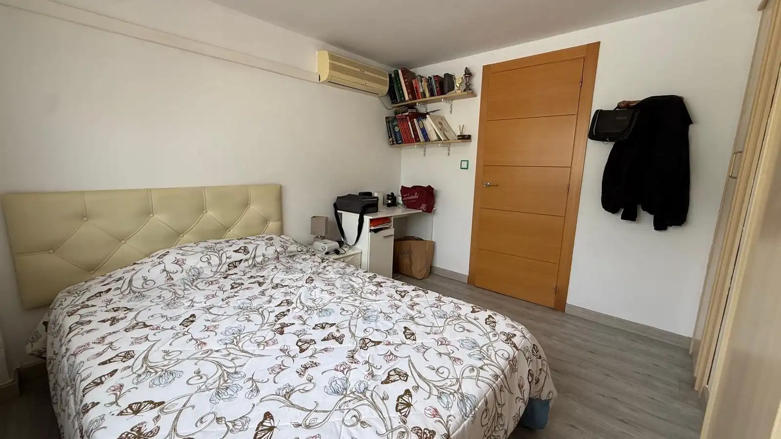 Dormitori de Casa o xalet en venda en Chiva amb Aire condicionat, Calefacció i Jardí privat