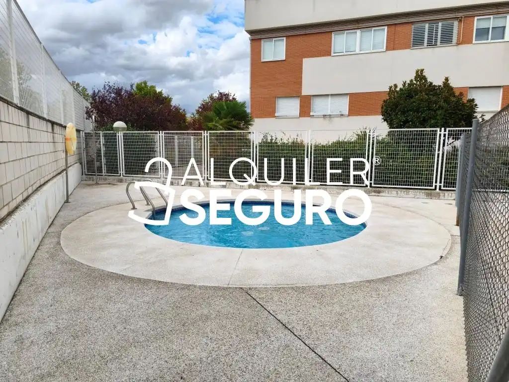 Swimming pool of Flat for rent in Arroyomolinos (Madrid)  with Air Conditioner, Heating and Terrace