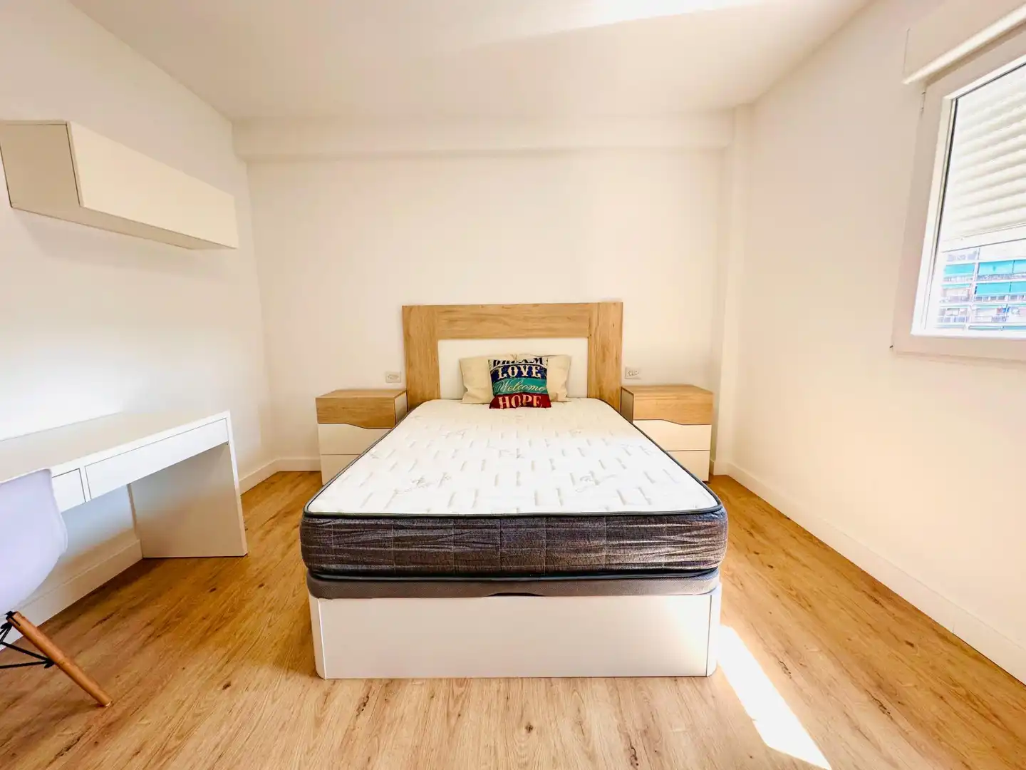 Room in Calle FRAY JUAN SANCHEZ COTAN, Cartuja