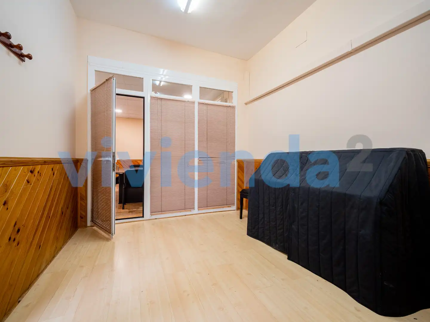 Schlafzimmer von Büro zur Miete in Madrid mit Klimaanlage, Heizung und Terrasse