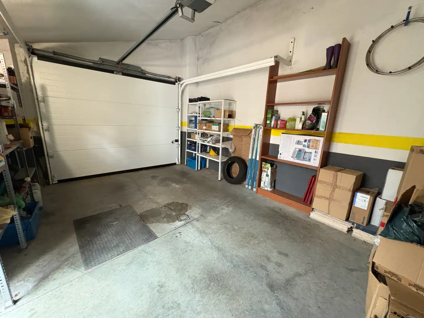 Parking de Casa adosada en venta en Simancas con Aire acondicionado, Calefacción y Jardín privado