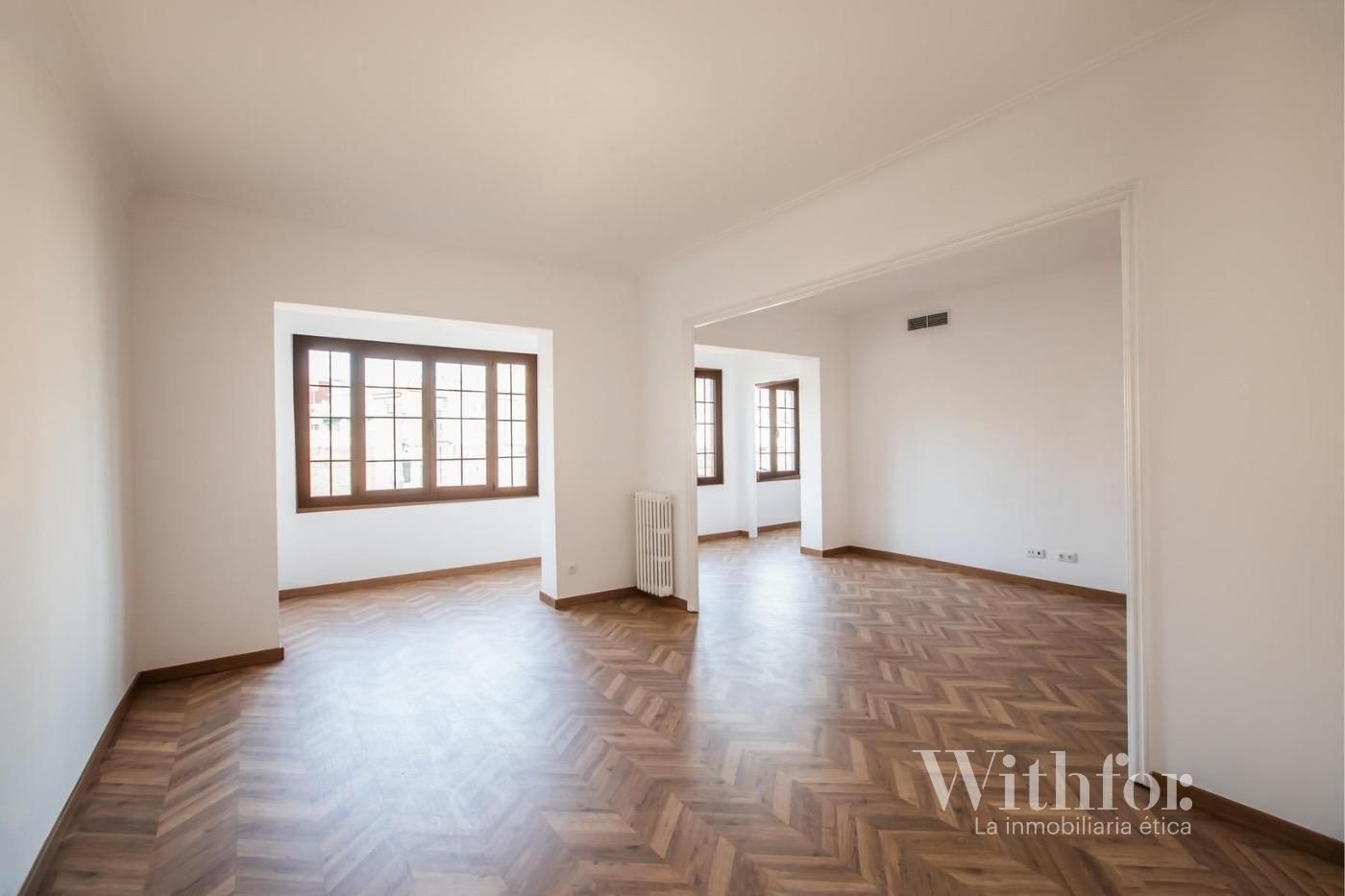 Sala d'estar de Àtic de lloguer en  Barcelona Capital amb Aire condicionat, Calefacció i Parquet