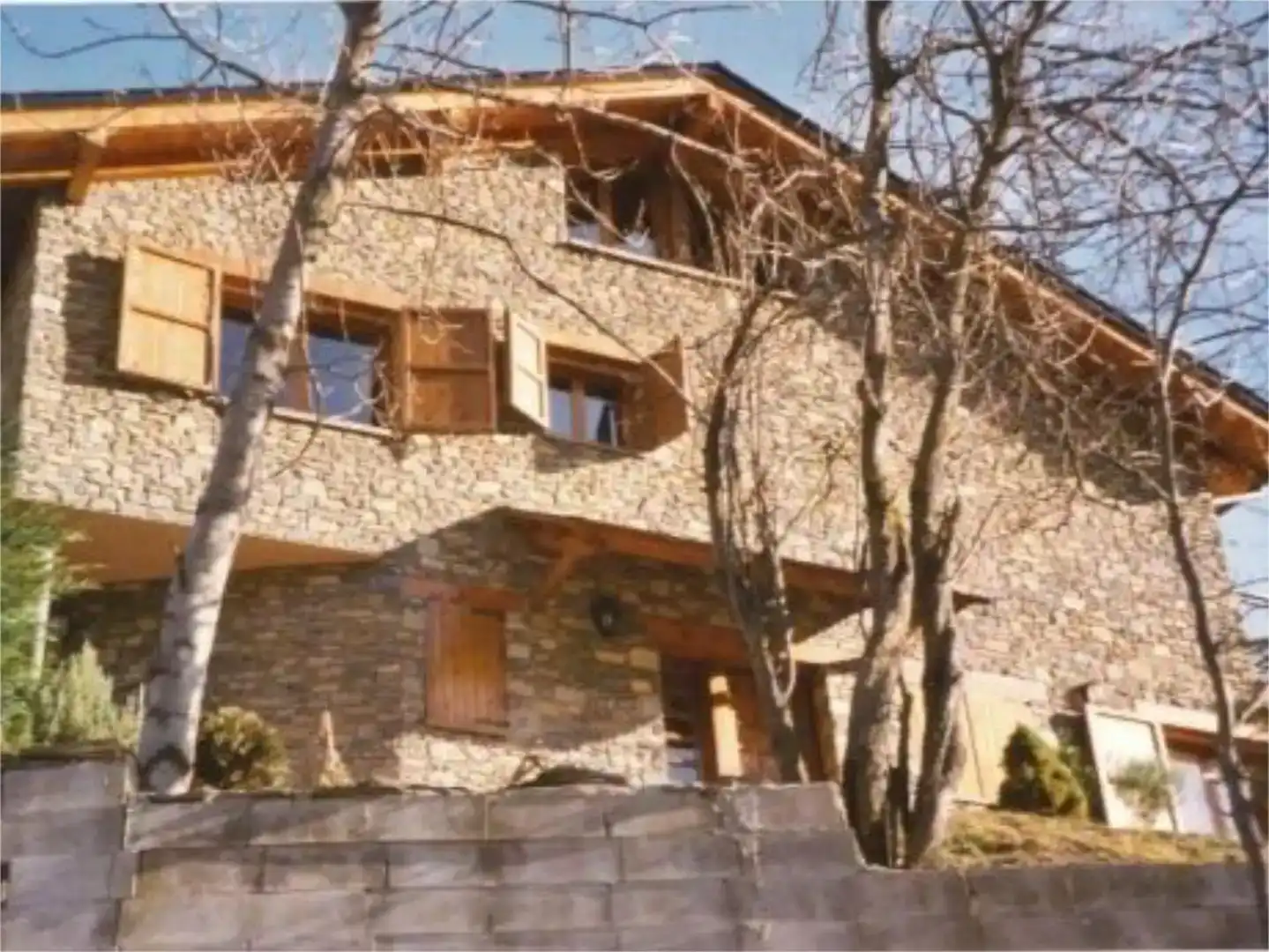 Vista exterior de Casa adosada en venda en Les Valls de Valira amb Balcó