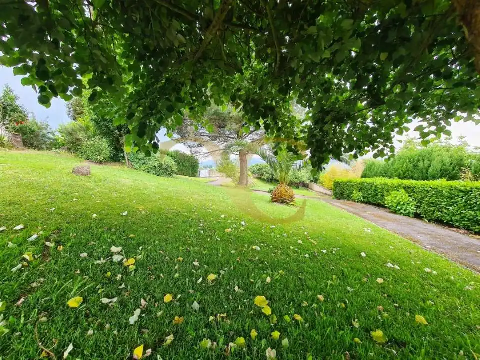 Jardí de Casa o xalet en venda en Oviedo  amb Calefacció, Jardí privat i Terrassa