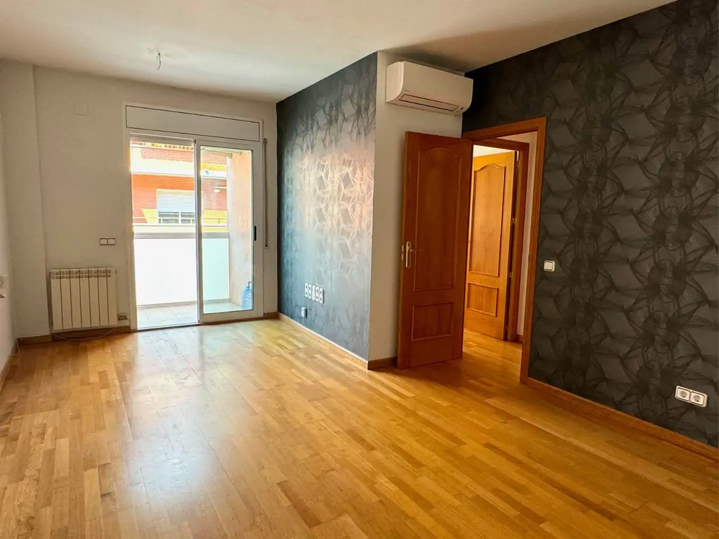 Habitación de Piso en venta en Molins de Rei con Aire acondicionado, Calefacción y Parquet