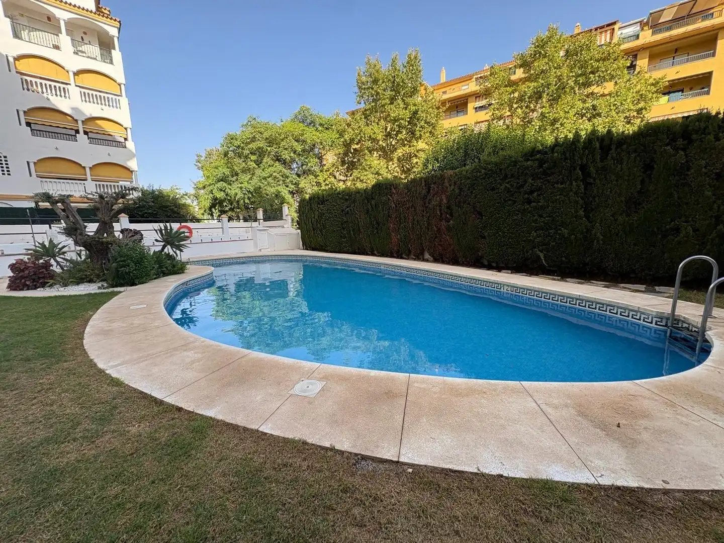 Piscina de Àtic en venda en Marbella amb Aire condicionat, Calefacció i Jardí privat