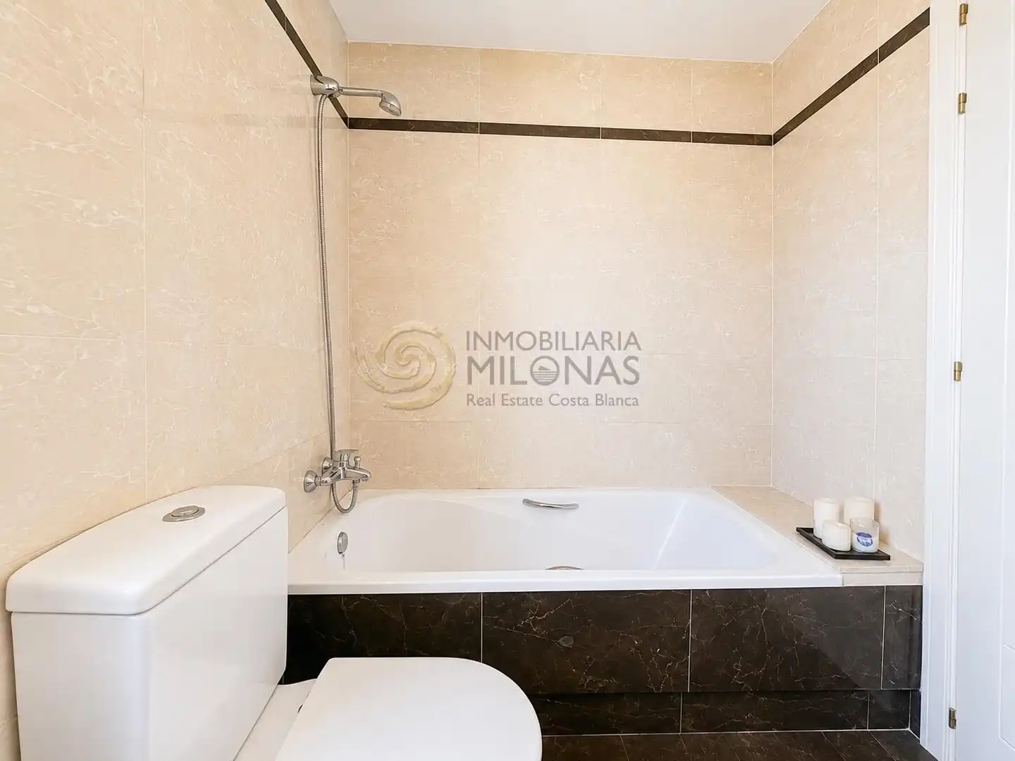 Apartamento con piscina en venta en Via Parque, imagen 24