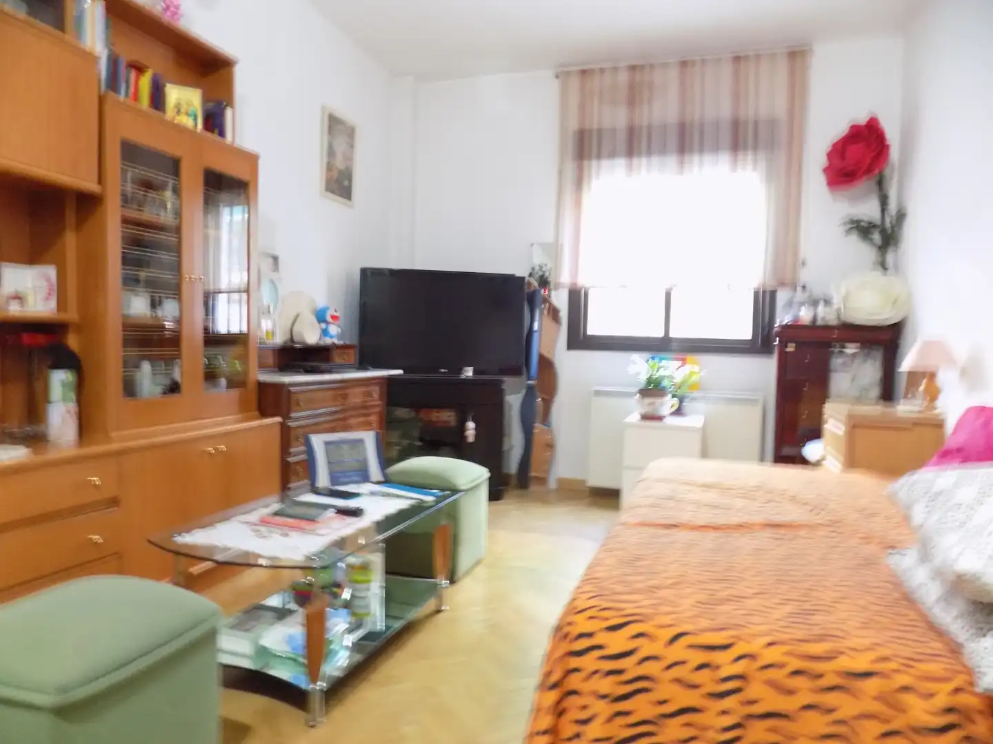 Sala d'estar de Pis en venda en Madrid amb Calefacció, Parquet i Moblat
