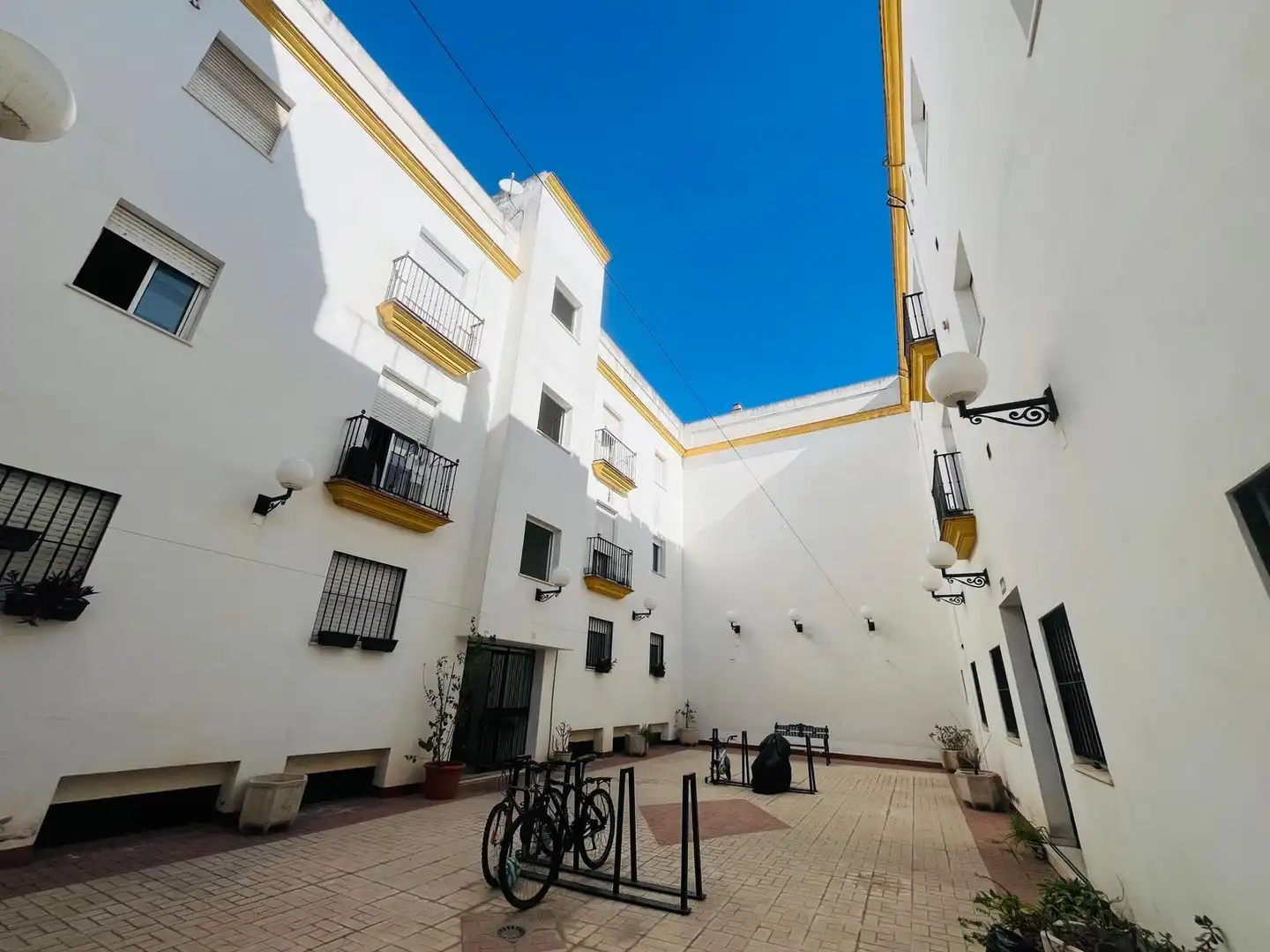 Außenansicht von Wohnung zur Miete in Sevilla mit Klimaanlage