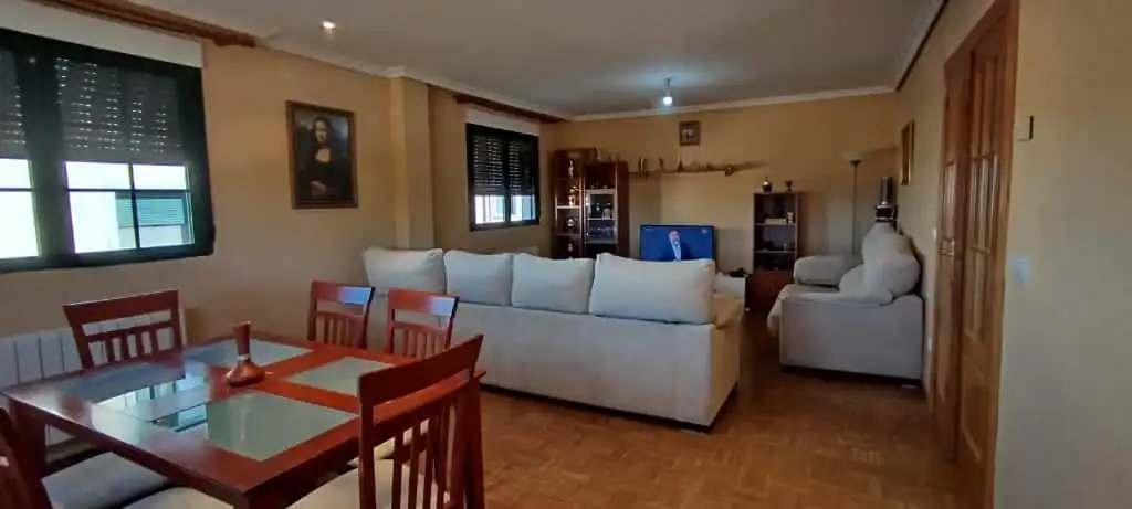 Sala de estar de Casa adosada en venta en Doñinos de Salamanca con Calefacción, Jardín privado y Amueblado