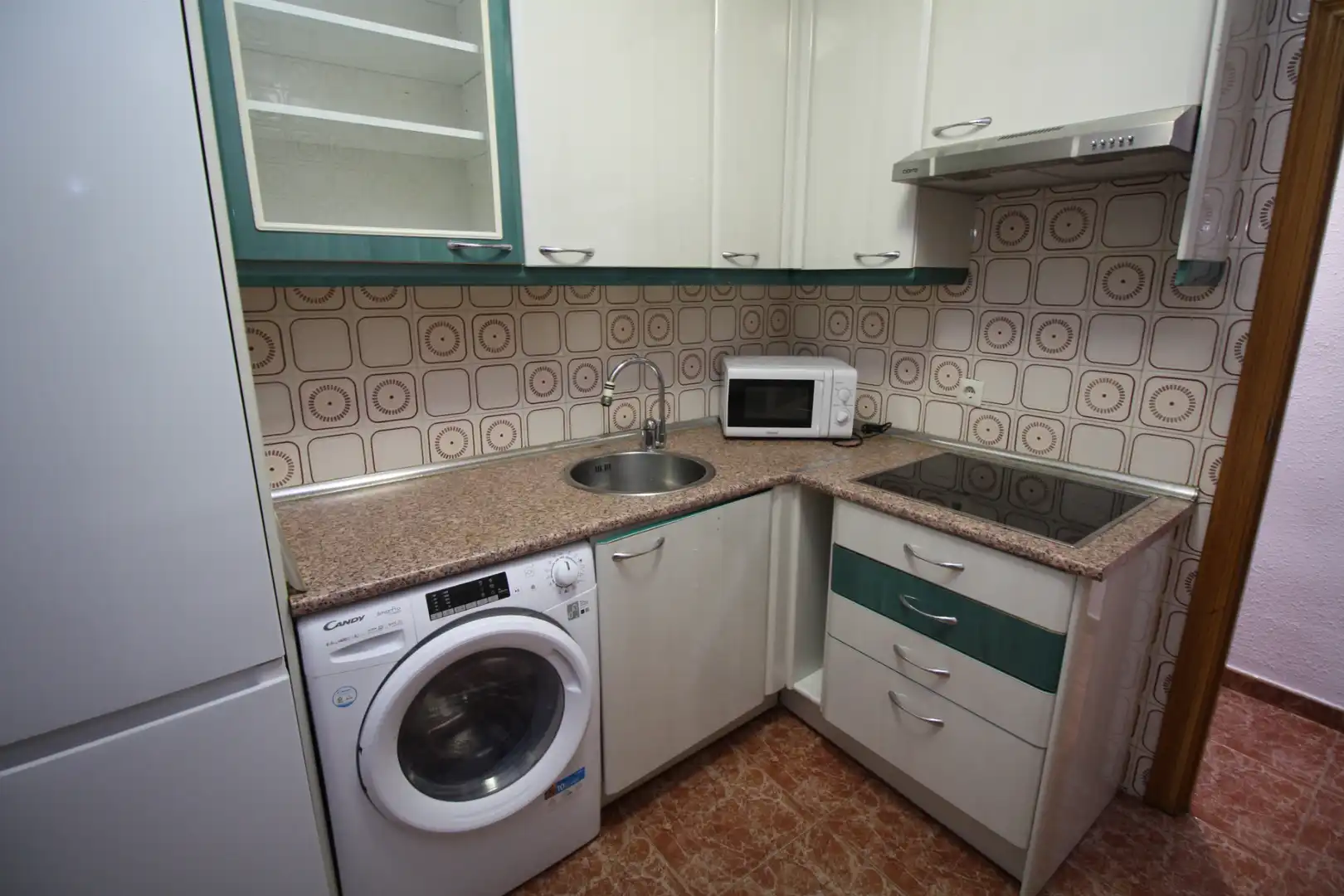 Cocina de Piso de alquiler en Valladolid con Amueblado, Lavadora y Microondas