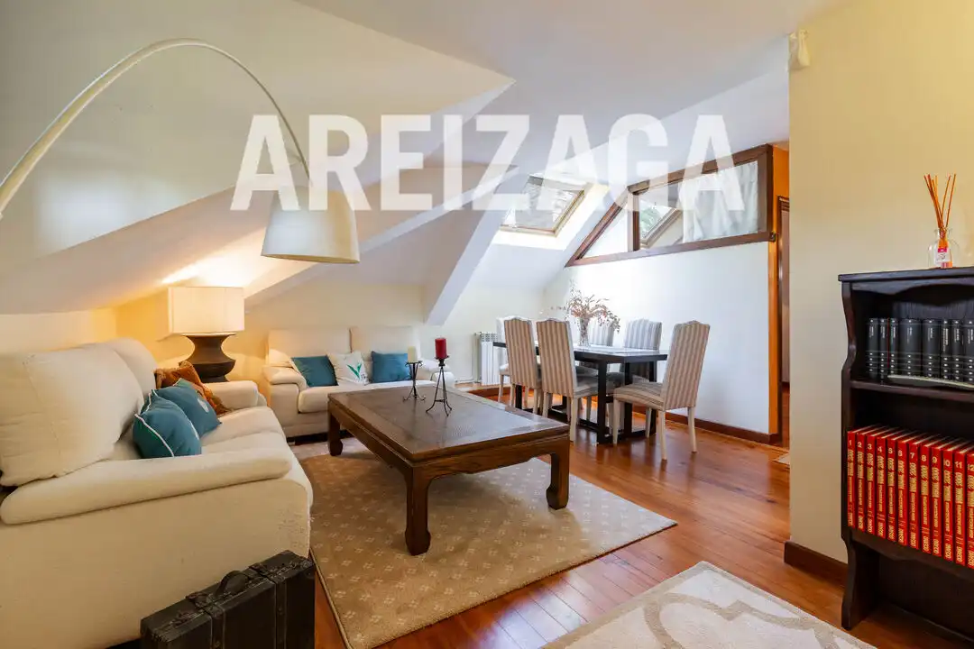 Sala de estar de Casa o chalet en venta en Errenteria con Calefacción, Terraza y Piscina