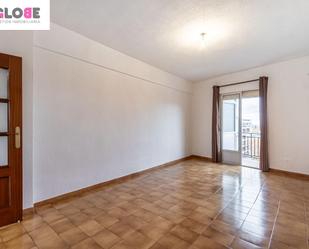 Living room of Flat for sale in  Granada Capital  with Balcony