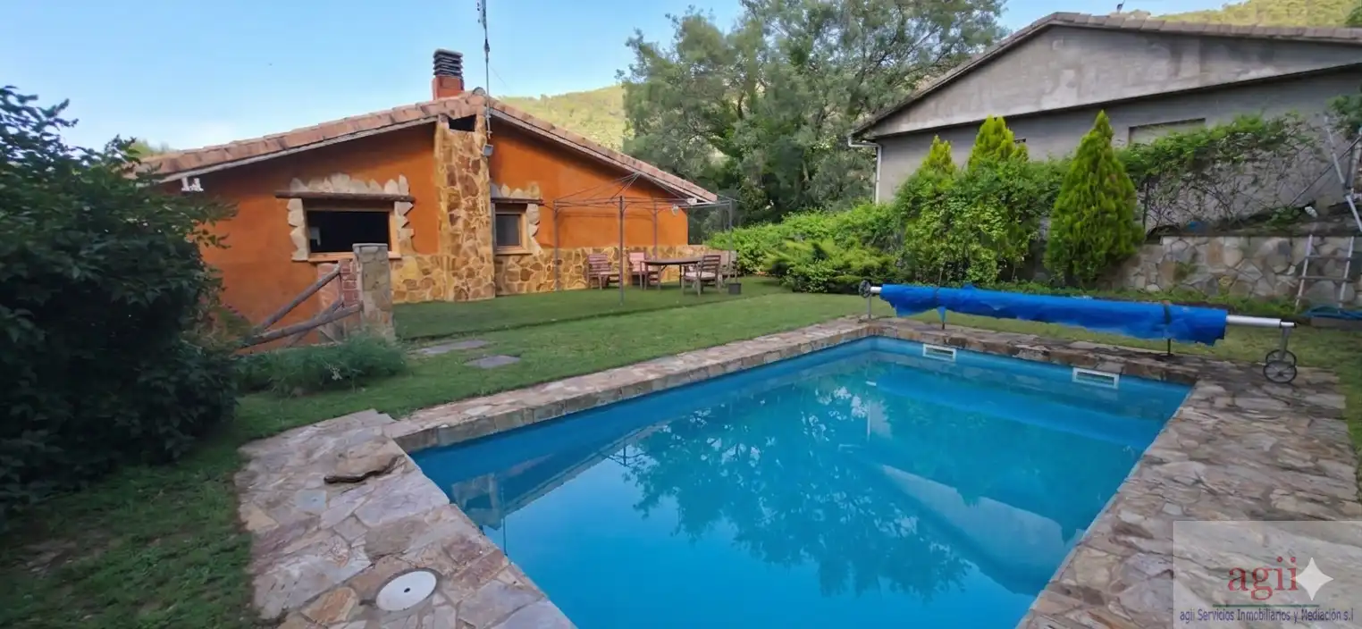 Piscina de Casa o chalet en venta en Pareja con Calefacción y Piscina