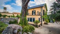 Außenansicht von Country house zum verkauf in El Escorial mit Terrasse, Schwimmbad und Balkon