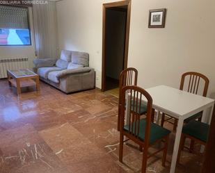 Sala d'estar de Pis de lloguer en Valladolid Capital amb Calefacció, Parquet i Terrassa