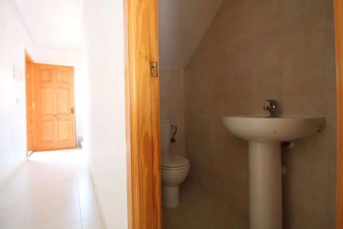 Baño de Casa adosada en venta en Torrevieja con Calefacción, Jardín privado y Terraza