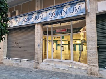 Local comercial en venta en Carrer de l'Estatut 9
