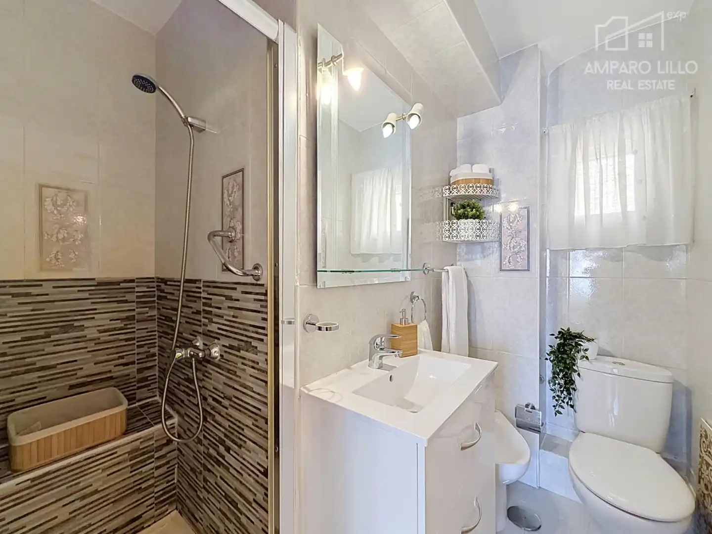 Bathroom of Flat for rent in Alcalá de Henares  with Air Conditioner, Heating and Storage room