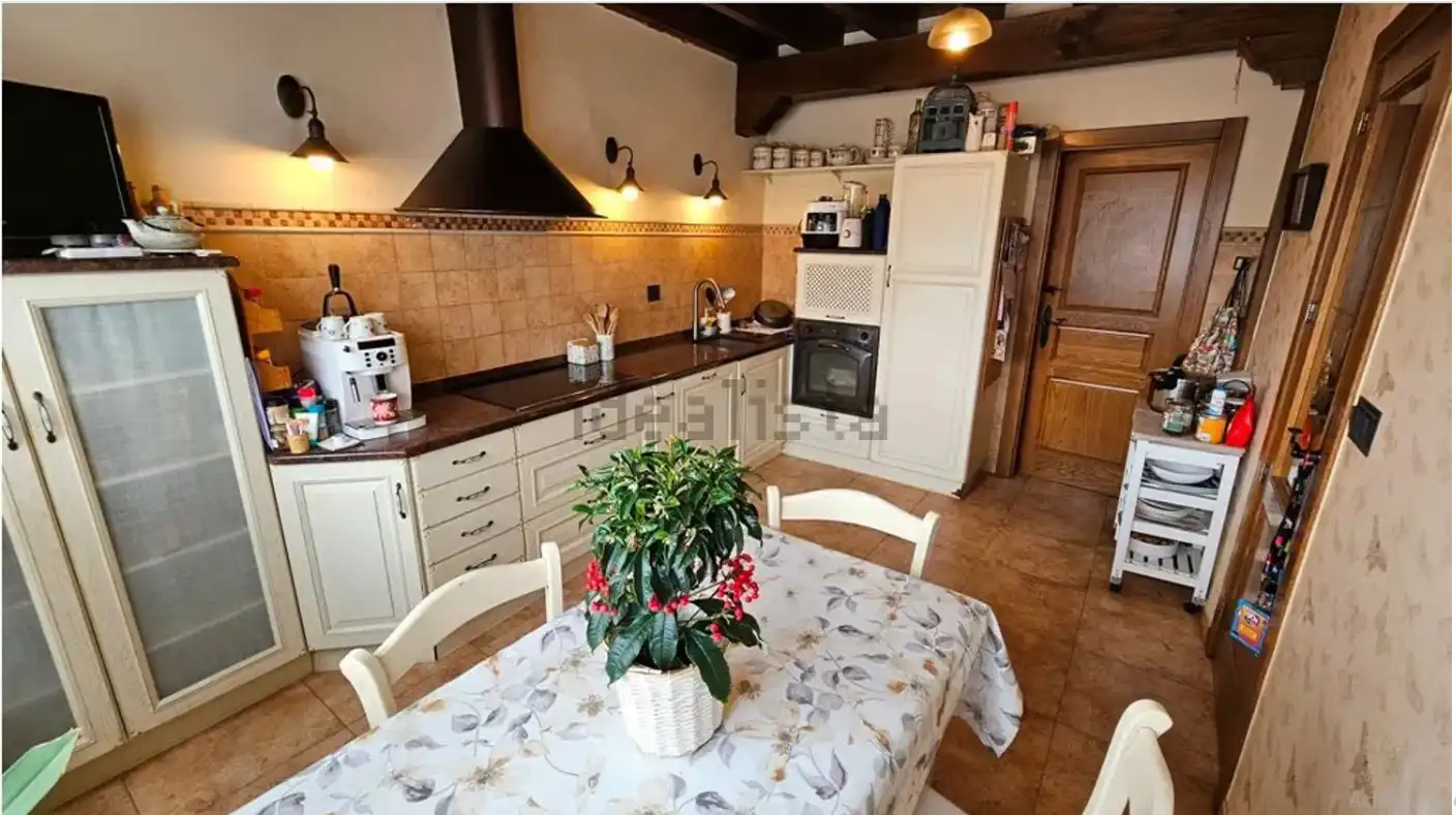 Cocina de Finca rústica en venta en Medina de Pomar con Calefacción, Terraza y Trastero