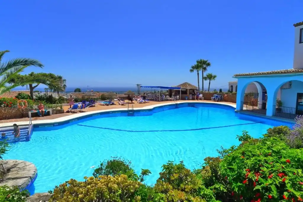 Piscina de Ático en venta en Nerja con Aire acondicionado, Calefacción y Terraza